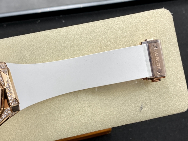 ウブロコピー時計角部分ディテール